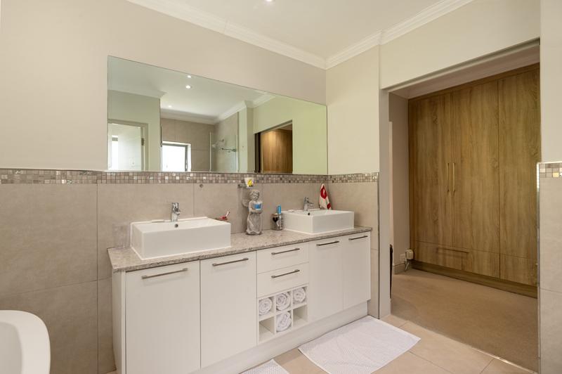 3 Bedroom Property for Sale in Stellenbosch Central Western Cape